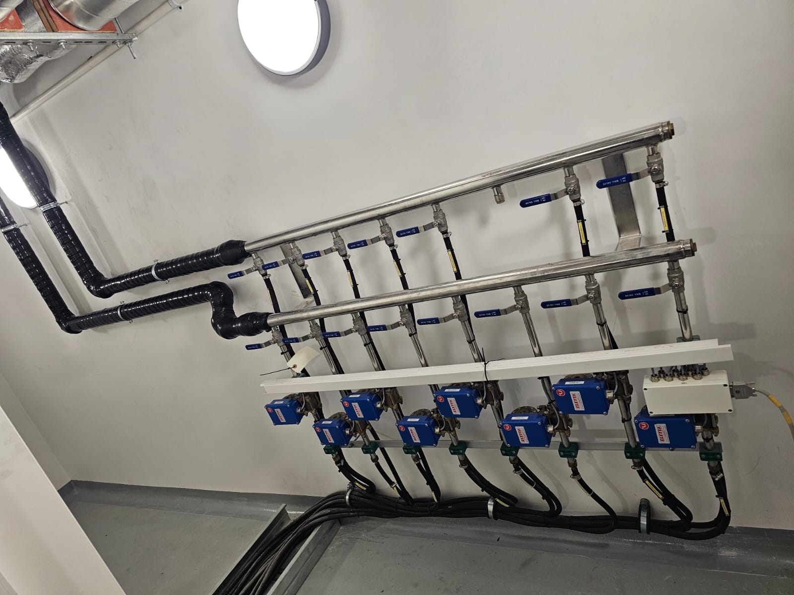 Electrical control and instrumentation manifold by AL-FOUSTAT